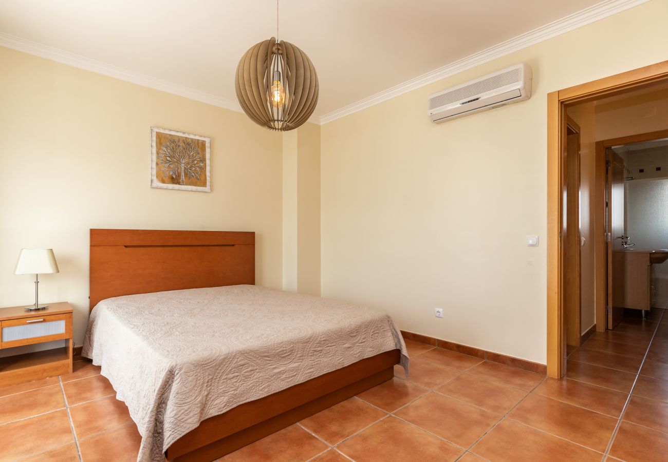 Casa adosada en Manta Rota - Casa de 2 habitaciones con Patio y estacionamiento by AlgarveManta (2V2)