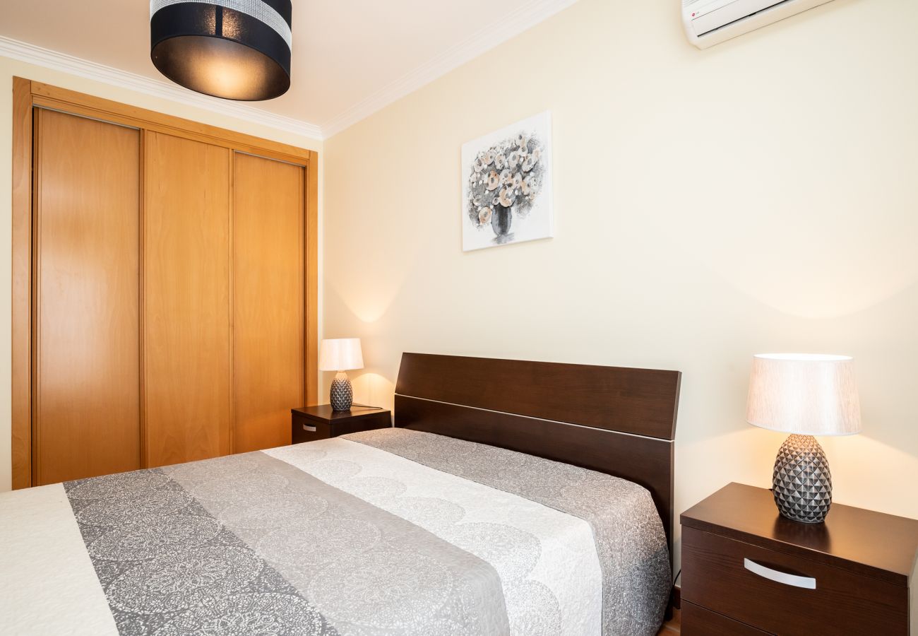 Casa adosada en Manta Rota - Casa de 2 habitaciones con Patio y estacionamiento by AlgarveManta (2V2)