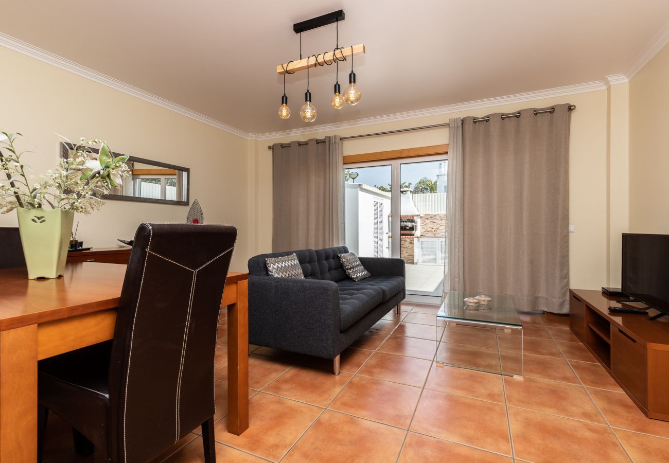 Casa adosada en Manta Rota - Casa de 2 habitaciones con Patio y estacionamiento by AlgarveManta (2V2)