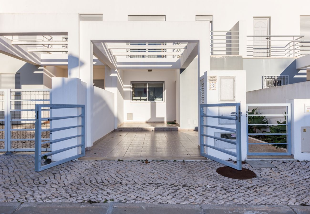 Casa adosada en Manta Rota - Casa de 2 habitaciones y patio by AlgarveManta (6V2)