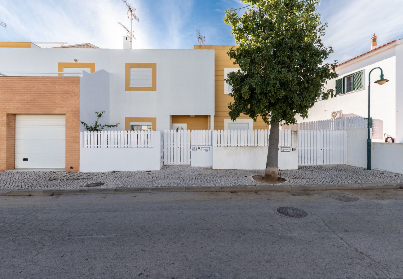 Casa adosada en Manta Rota - Casa de 2 habitaciones a 50 metros de la playa by AlgarveManta (9V2)