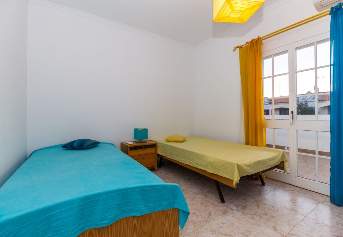 Casa en Manta Rota - Casa de 3 habitaciones con patio en la Playa de la Manta Rota by AlgarveManta (2V3)