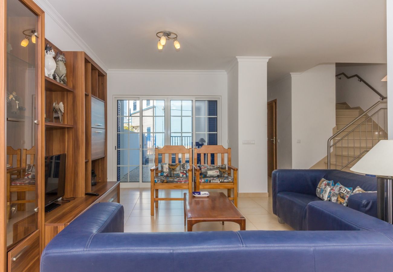 Casa adosada en Manta Rota - Villa de 3 dormitorios en 1ª línea de playa y wifi by AlgarveManta (8V3)