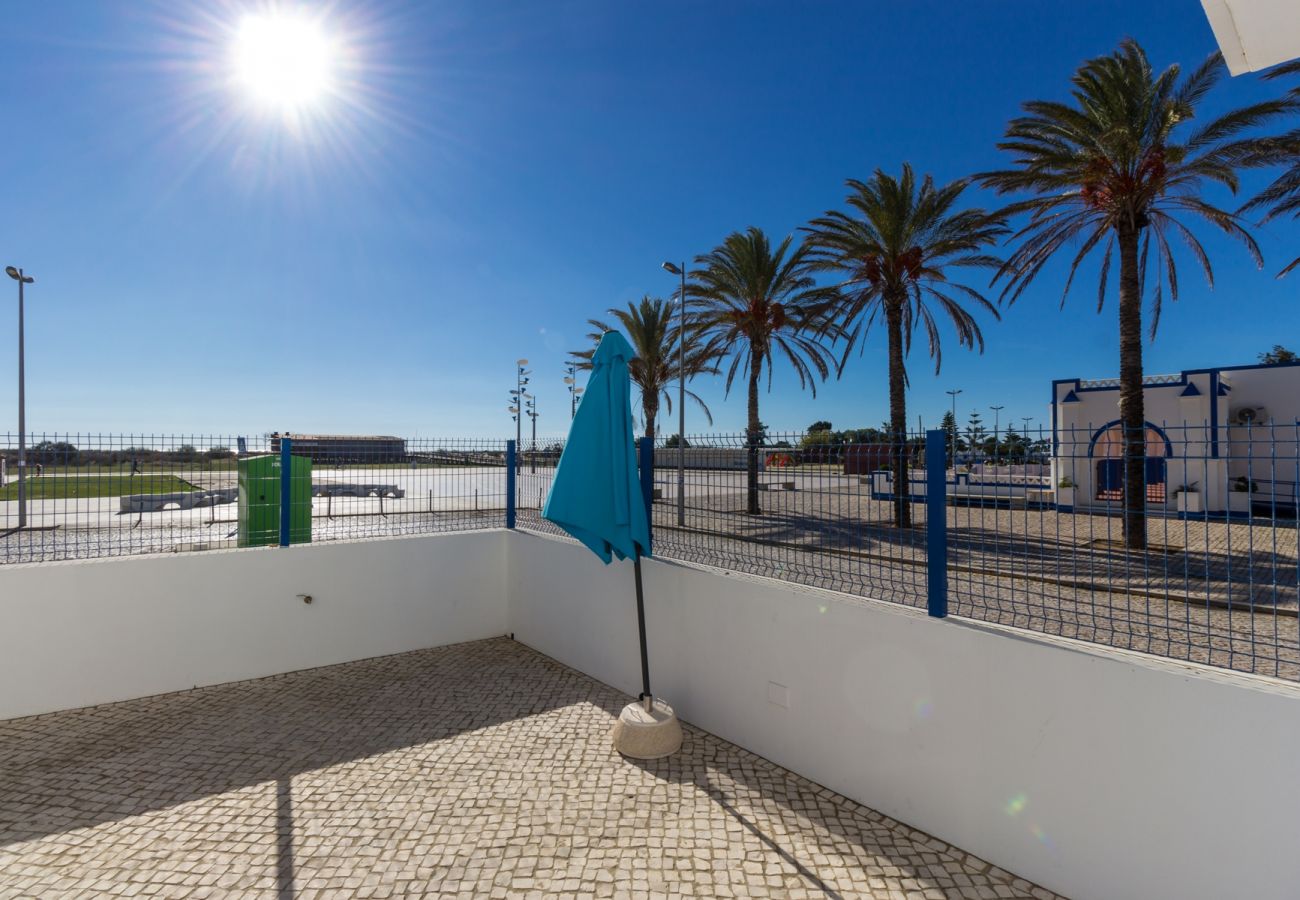 Casa adosada en Manta Rota - Villa de 3 dormitorios en 1ª línea de playa y wifi by AlgarveManta (14V3)