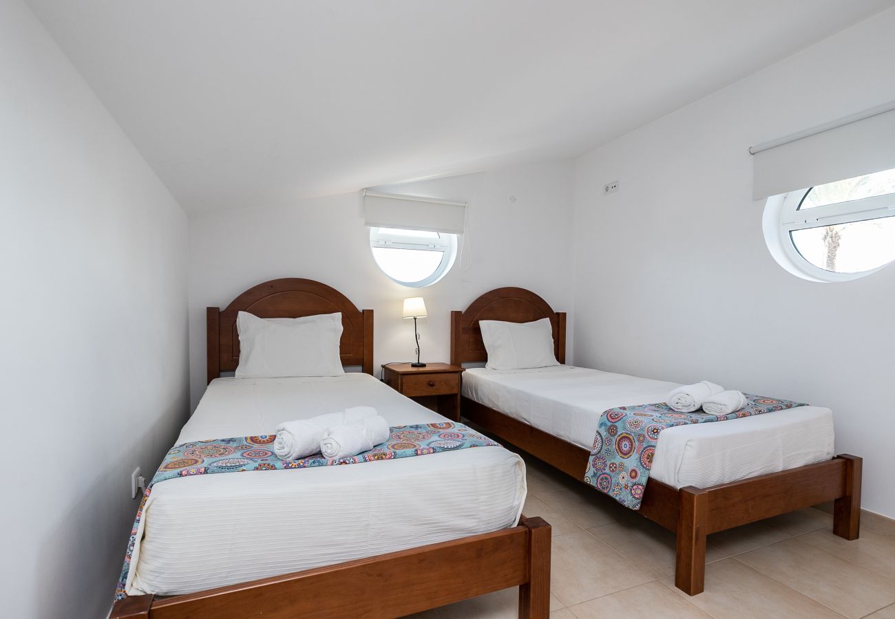 Casa adosada en Manta Rota - Villa de 3 dormitorios en 1ª línea de playa y wifi by AlgarveManta (14V3)