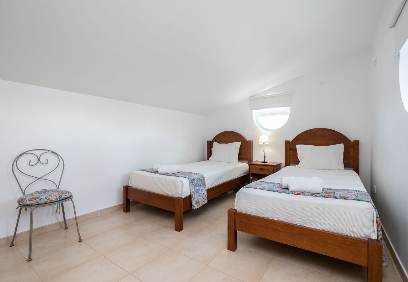 Casa adosada en Manta Rota - Villa de 3 dormitorios en 1ª línea de playa y wifi by AlgarveManta (14V3)