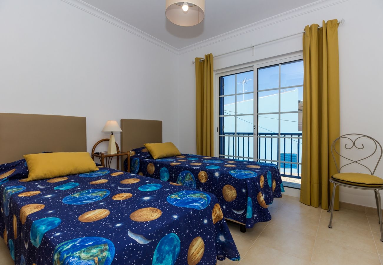 Casa adosada en Manta Rota - Villa de 3 dormitorios en 1ª línea de playa y wifi by AlgarveManta (21V3)