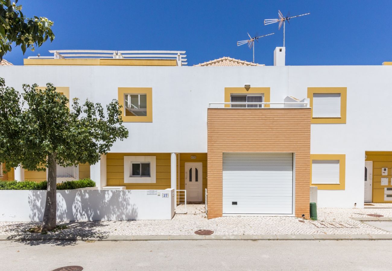 Casa en Manta Rota - Villa de 3 dormitorios en 1ª línea de playa y wifi by AlgarveManta (20V3)