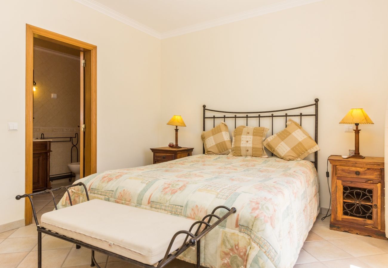 Casa en Manta Rota - Villa de 3 dormitorios en 1ª línea de playa y wifi by AlgarveManta (20V3)