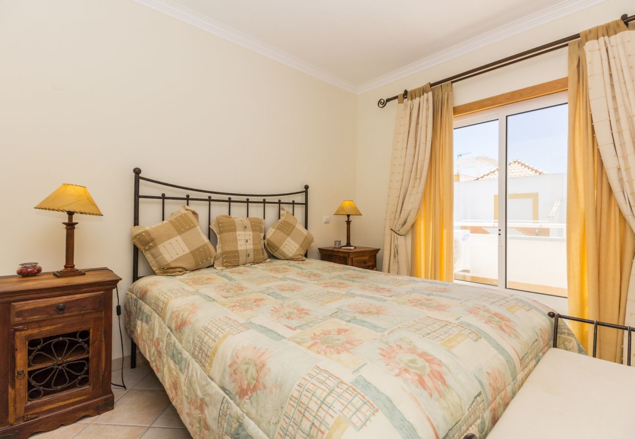 Casa en Manta Rota - Villa de 3 dormitorios en 1ª línea de playa y wifi by AlgarveManta (20V3)