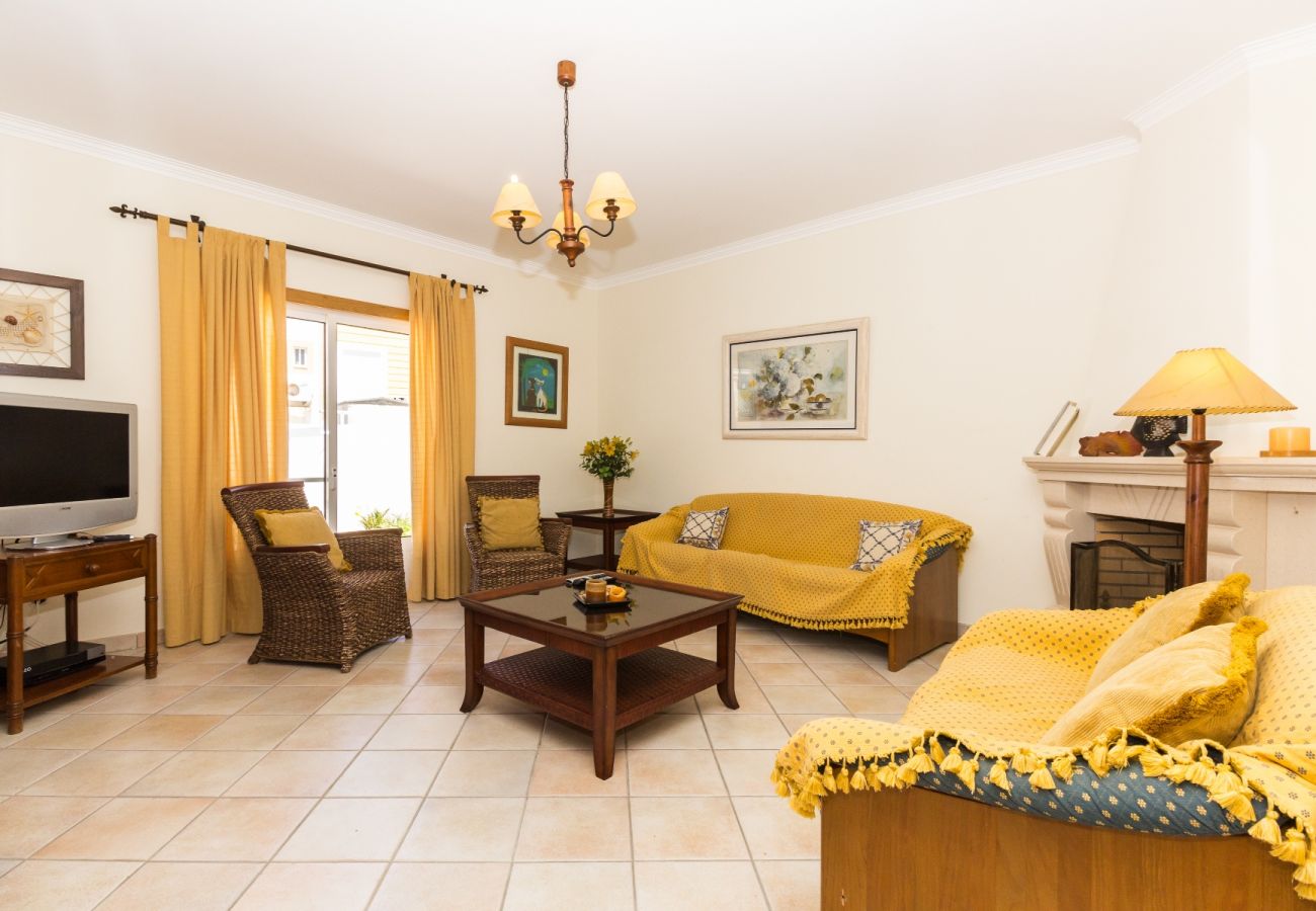 Casa en Manta Rota - Villa de 3 dormitorios en 1ª línea de playa y wifi by AlgarveManta (20V3)