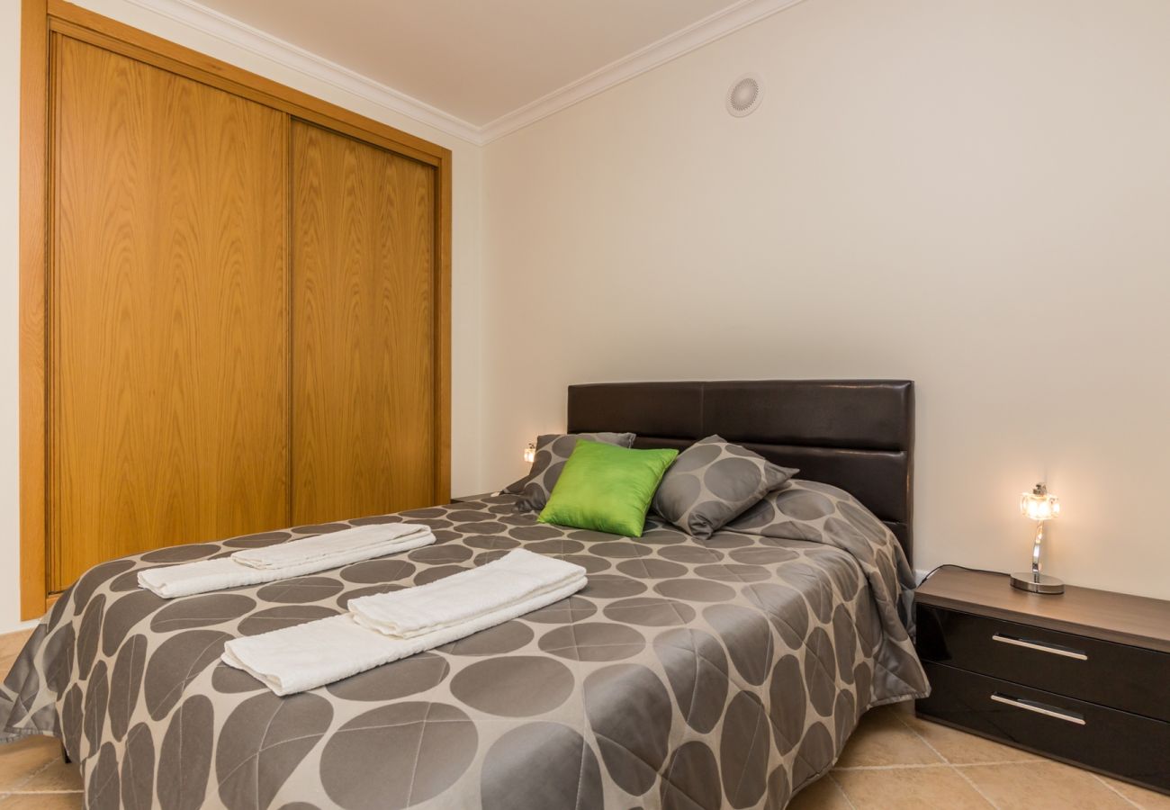 Casa en Manta Rota - Vivienda V3 con piscina Común y WIFI by AlgarveManta (22V3)