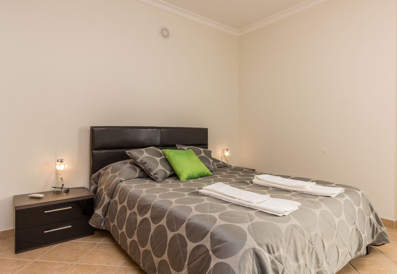 Casa en Manta Rota - Vivienda V3 con piscina Común y WIFI by AlgarveManta (22V3)