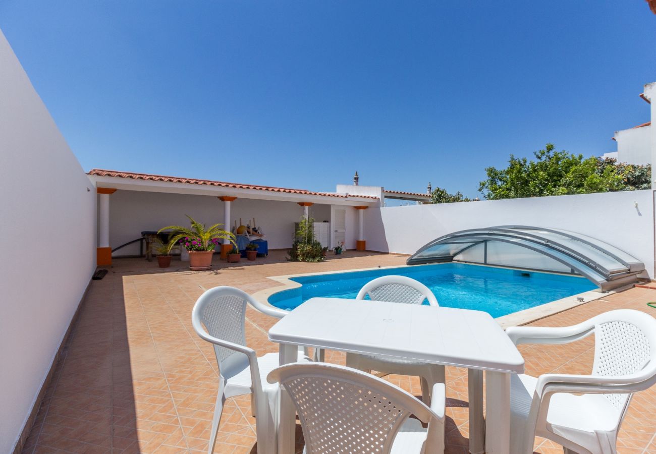 Casa en Manta Rota - Casa con piscina privada y patio a 800m de la playa by AlgarveManta (9V3)