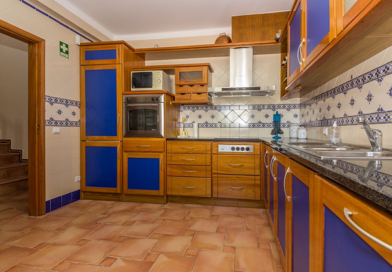 Casa en Manta Rota - Casa con piscina privada y patio a 800m de la playa by AlgarveManta (9V3)