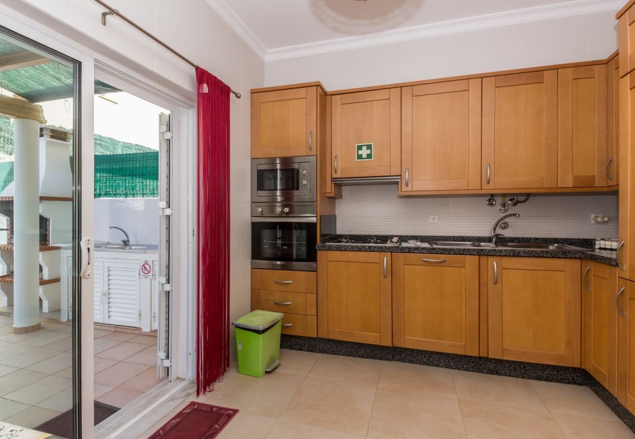 Casa adosada en Manta Rota - Villa de 3 dormitorios con piscina privada y wifi by AlgarveManta (25V3)