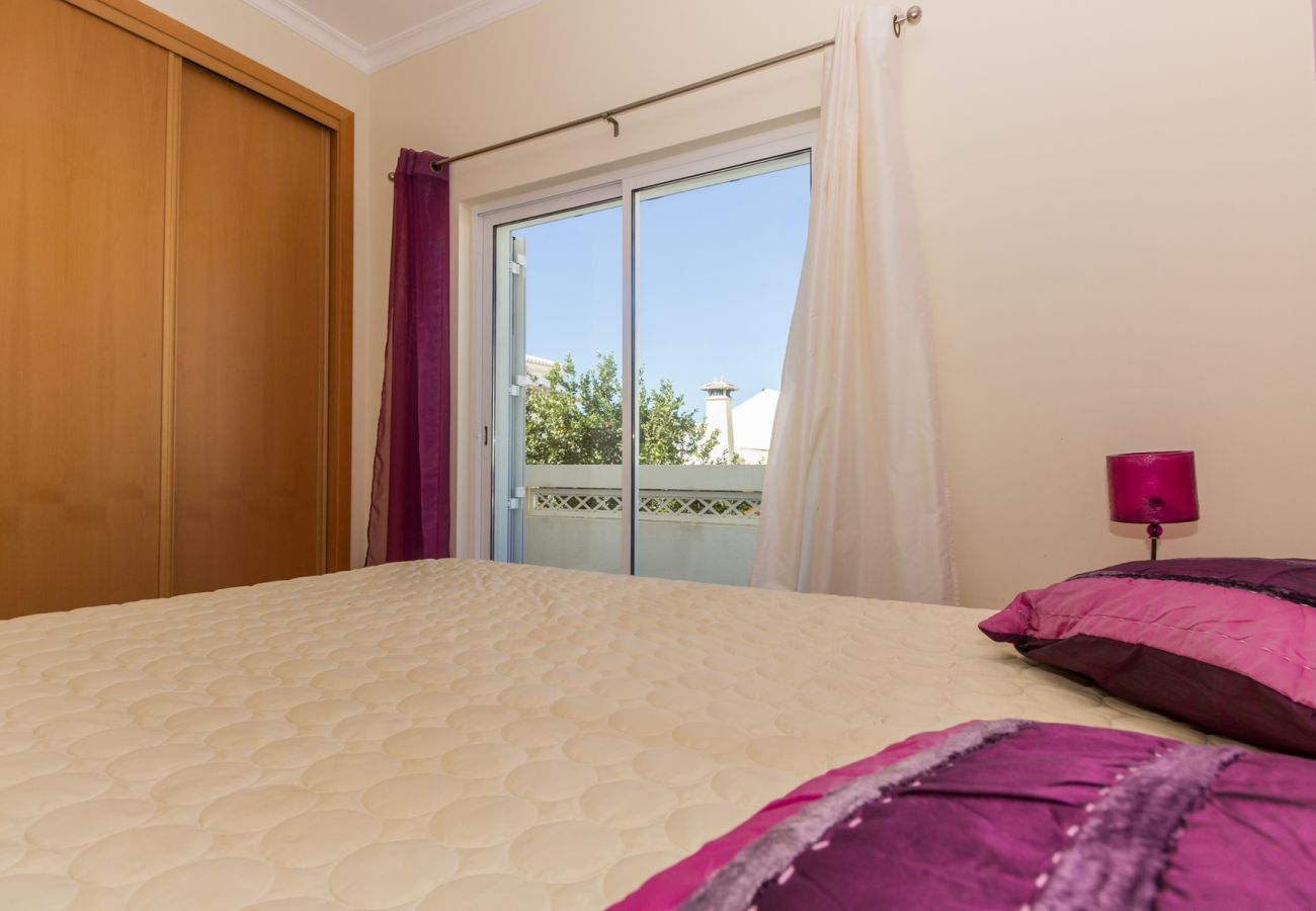 Casa adosada en Manta Rota - Villa de 3 dormitorios con piscina privada y wifi by AlgarveManta (25V3)