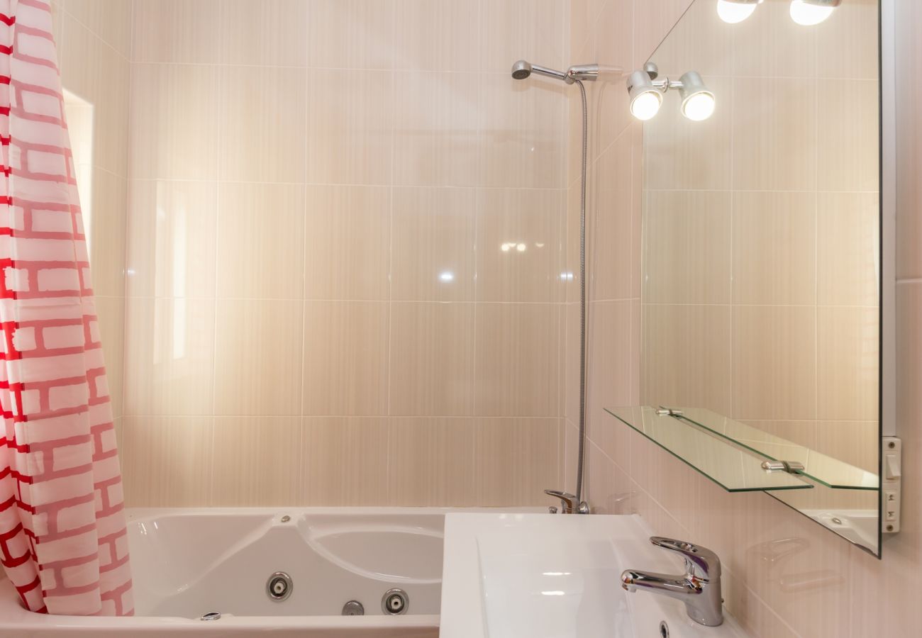 Casa adosada en Manta Rota - Villa de 3 dormitorios con piscina privada y wifi by AlgarveManta (25V3)