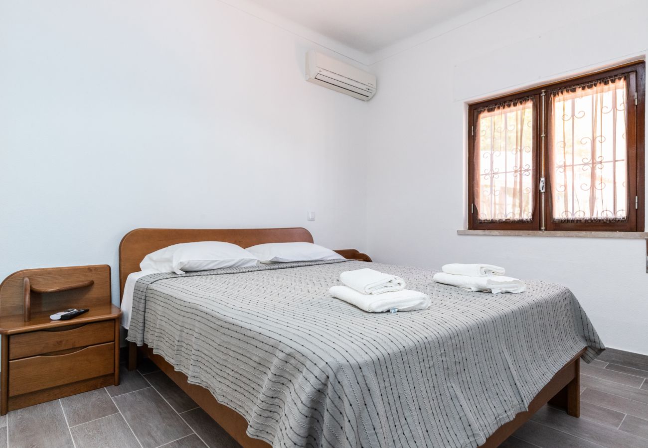 Casa en Manta Rota - Vivienda con estacionamiento para 2 coches a 400m de la playa  Y Wi-Fi by AlgarveManta (48V3)