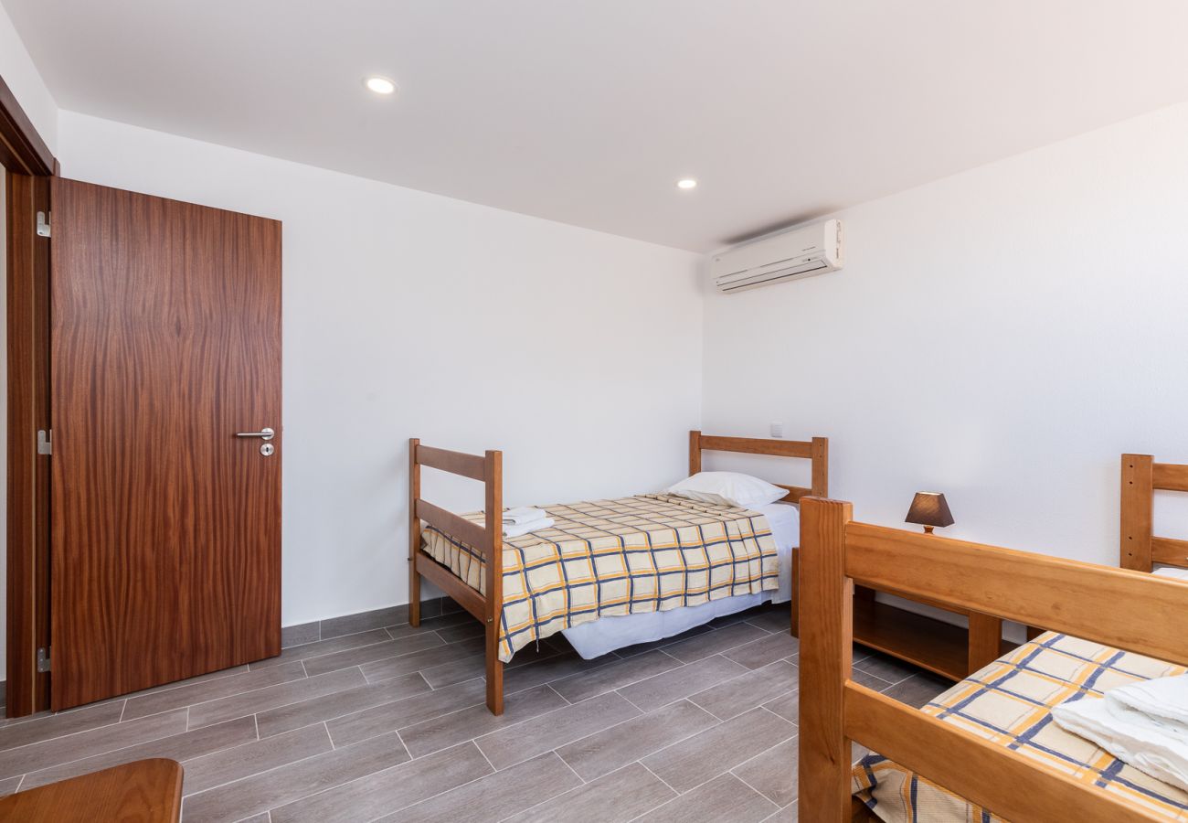 Casa en Manta Rota - Vivienda con estacionamiento para 2 coches a 400m de la playa  Y Wi-Fi by AlgarveManta (48V3)