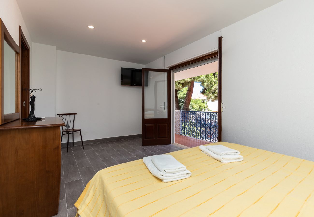 Casa en Manta Rota - Vivienda con estacionamiento para 2 coches a 400m de la playa  Y Wi-Fi by AlgarveManta (48V3)
