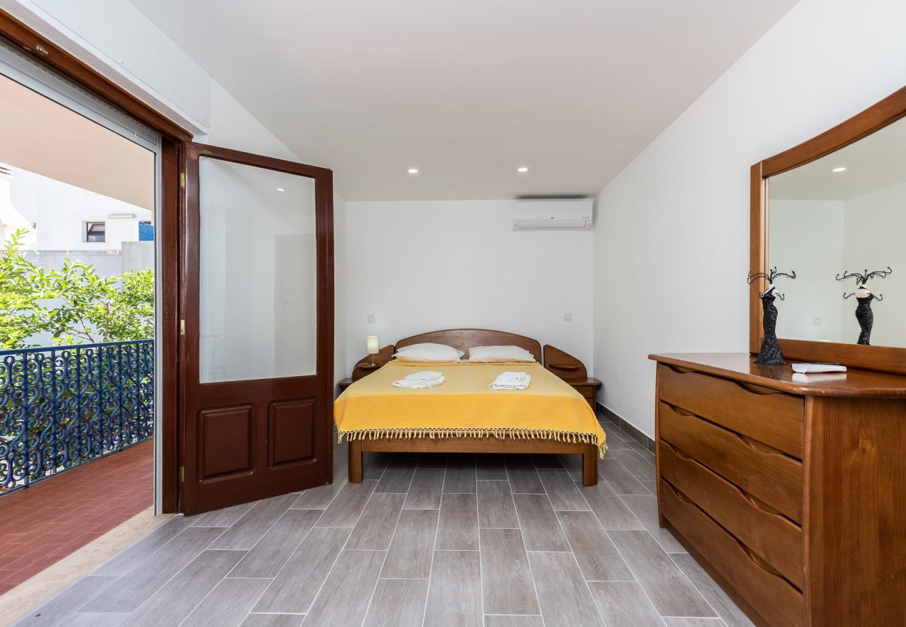 Casa en Manta Rota - Vivienda con estacionamiento para 2 coches a 400m de la playa  Y Wi-Fi by AlgarveManta (48V3)