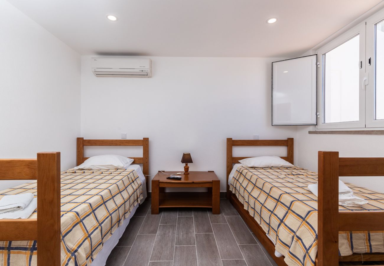 Casa en Manta Rota - Vivienda con estacionamiento para 2 coches a 400m de la playa  Y Wi-Fi by AlgarveManta (48V3)