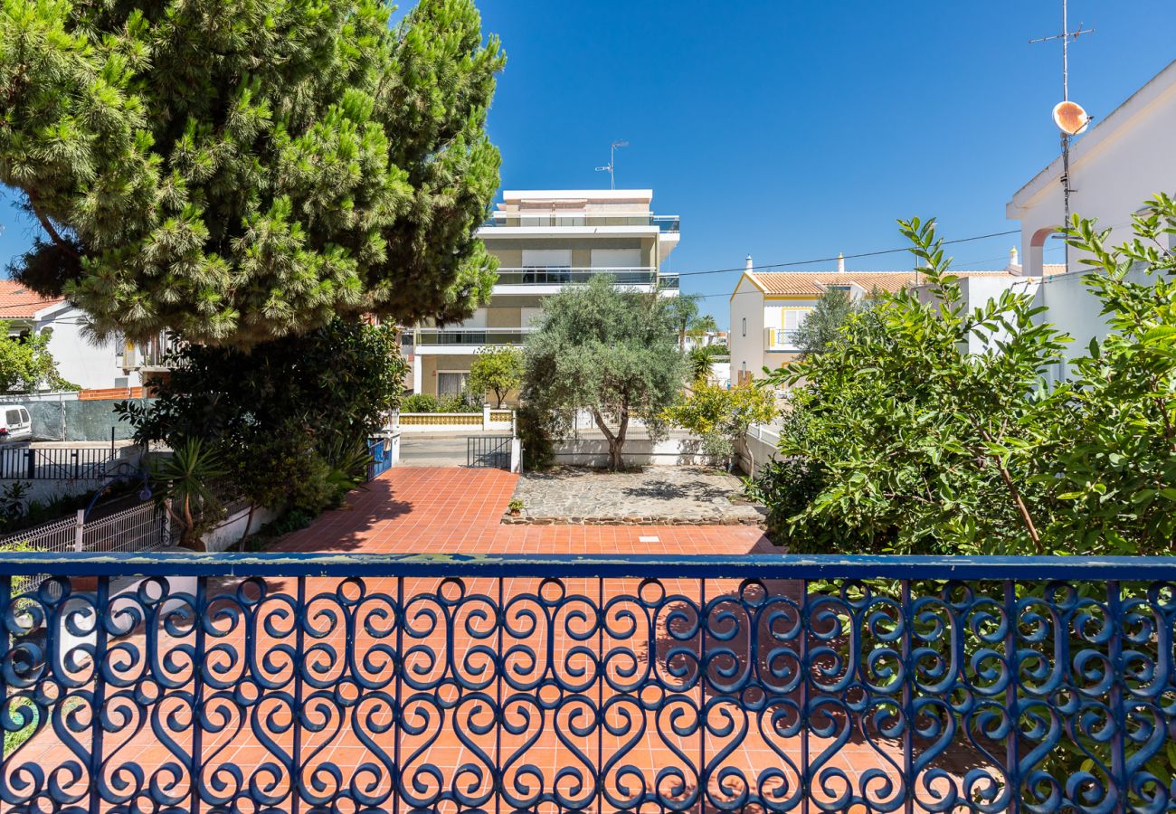Casa en Manta Rota - Vivienda con estacionamiento para 2 coches a 400m de la playa  Y Wi-Fi by AlgarveManta (48V3)