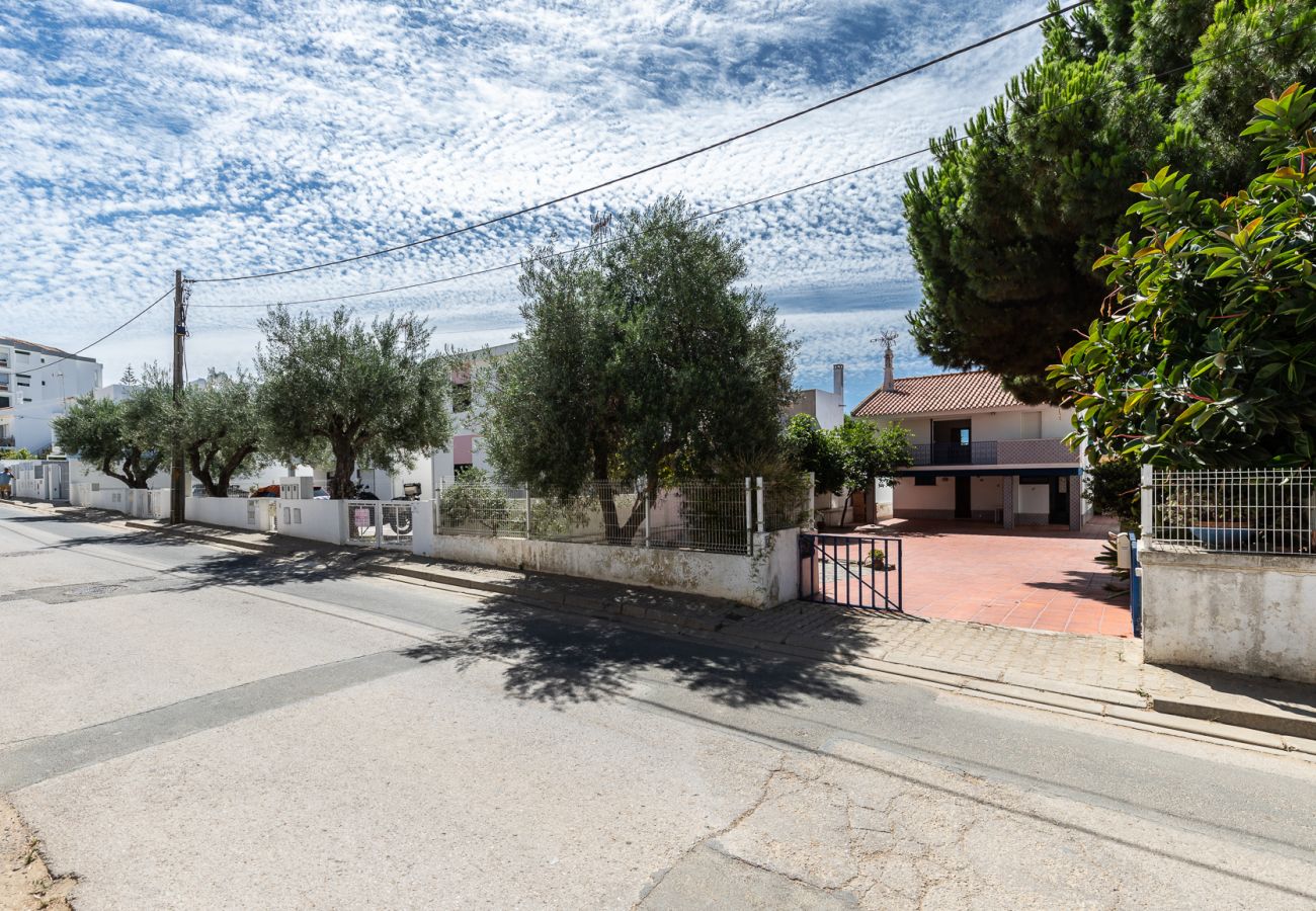 Casa en Manta Rota - Vivienda con estacionamiento para 2 coches a 400m de la playa  Y Wi-Fi by AlgarveManta (48V3)