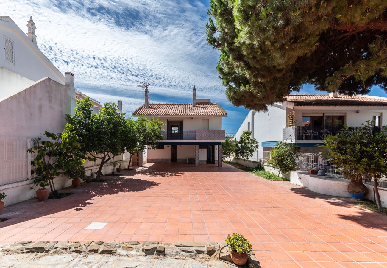 Casa en Manta Rota - Vivienda con estacionamiento para 2 coches a 400m de la playa  Y Wi-Fi by AlgarveManta (48V3)