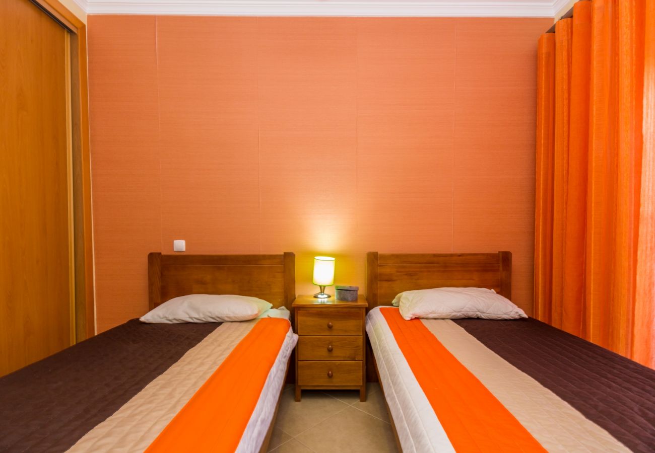 Casa en Manta Rota - Vivienda V3 con Patio y WIFI by AlgarveManta (55V3)