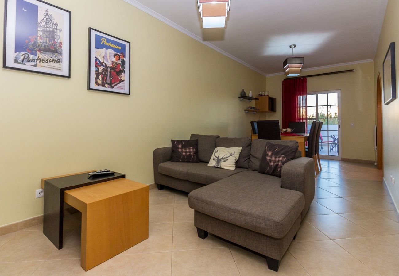 Casa en Manta Rota - Vivienda V3 con Patio y WIFI by AlgarveManta (55V3)