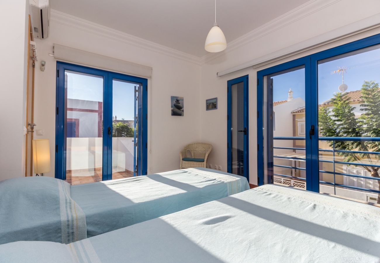 Casa en Manta Rota - Villa de 3 dormitórios con jardín y wifi by ALGARVEMANTA (56V3)