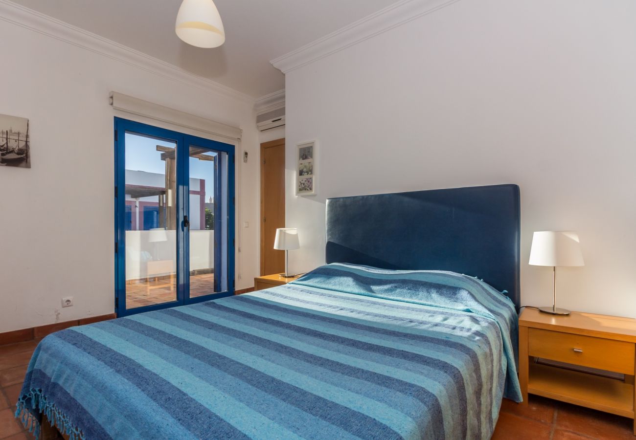 Casa en Manta Rota - Villa de 3 dormitórios con jardín y wifi by ALGARVEMANTA (56V3)