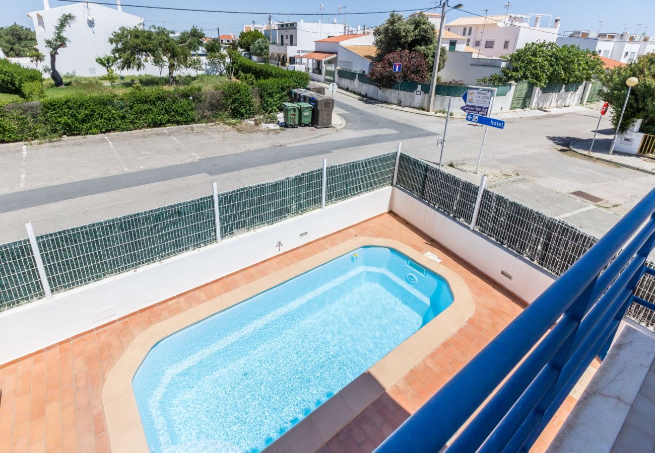 Casa en Manta Rota - Casa de 4 habitaciones y piscina con WIFI a 300m de la playa by AlgarveManta (5V4)