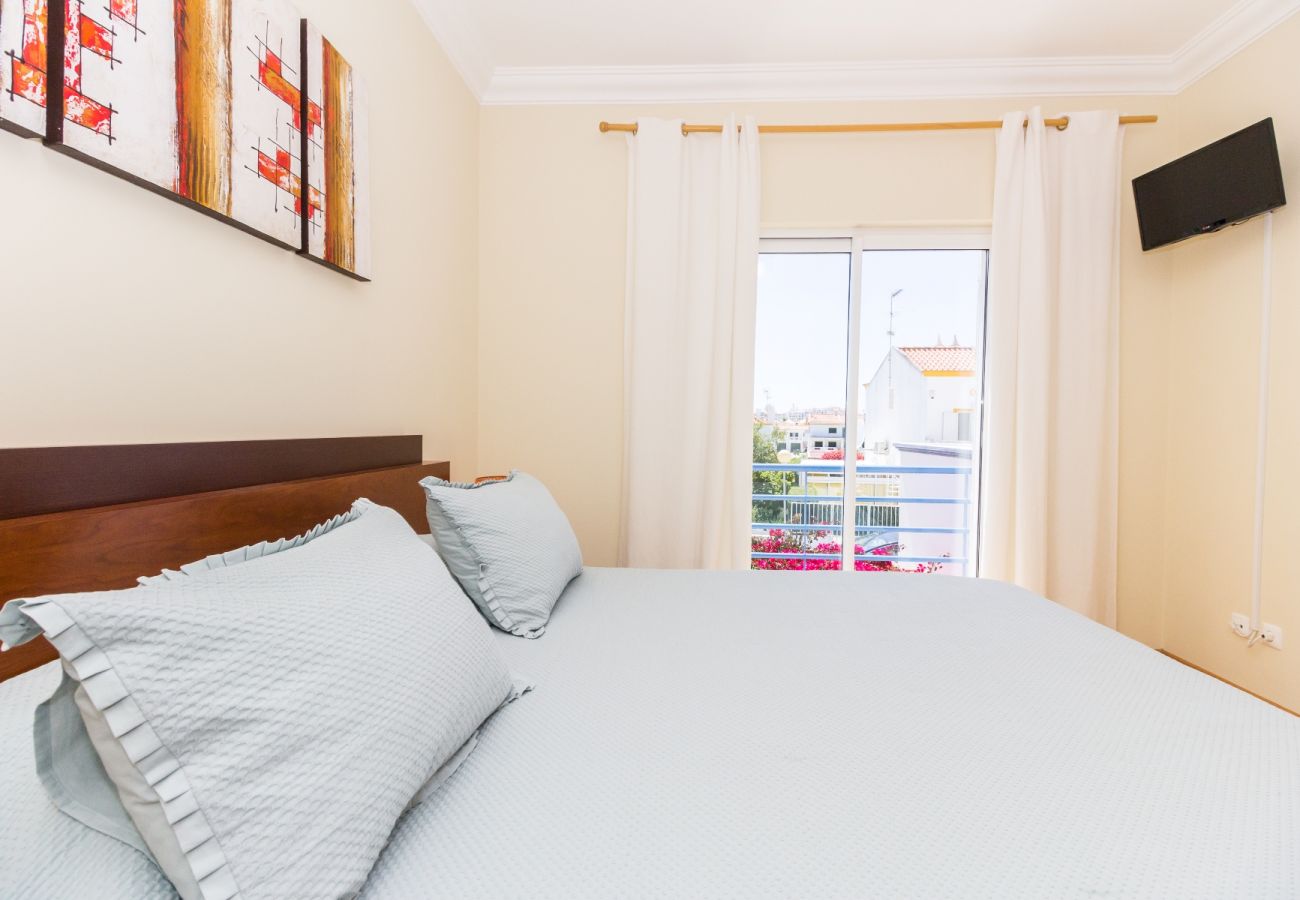 Casa en Manta Rota - Casa de 4 habitaciones y piscina con WIFI a 300m de la playa by AlgarveManta (5V4)