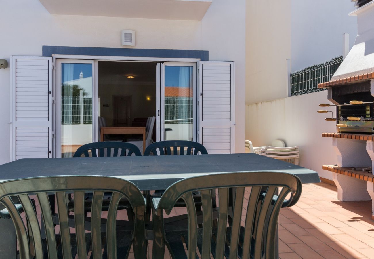 Casa en Manta Rota - Casa de 4 habitaciones y piscina con WIFI a 300m de la playa by AlgarveManta (5V4)