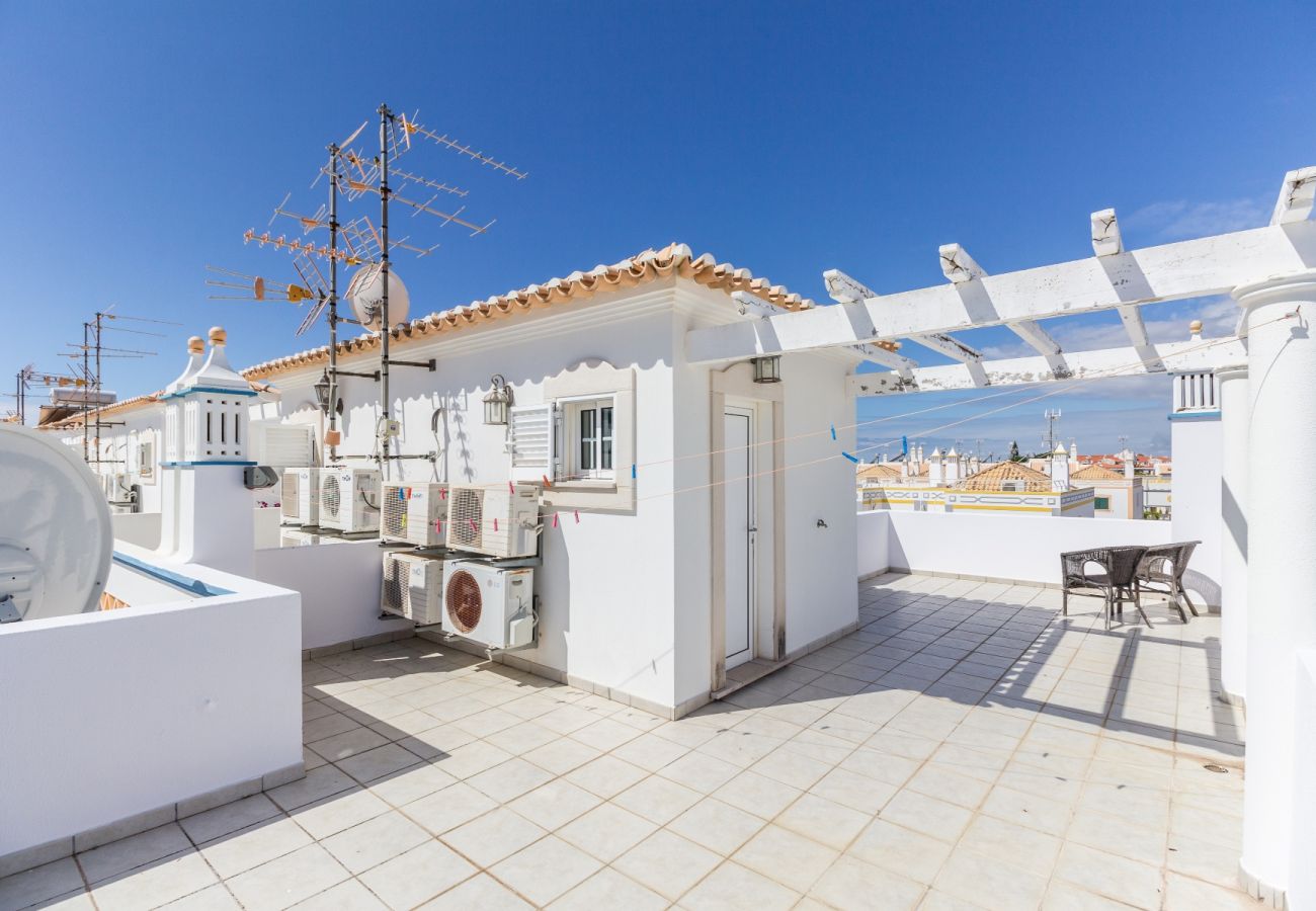 Casa en Manta Rota - Vivienda a 50 metros de la playa con piscina privada y WIFI by AlgarveManta (42V3)