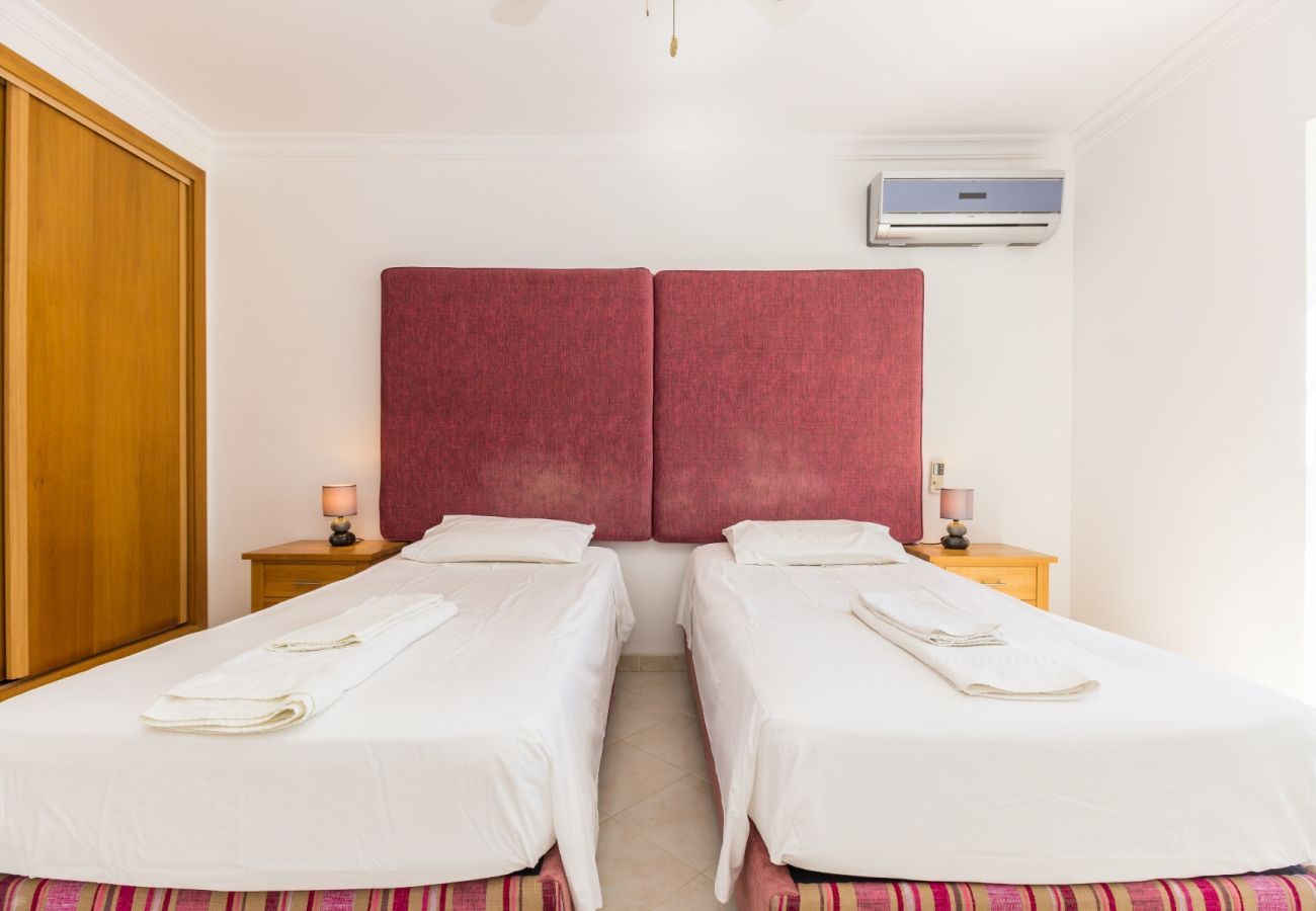 Casa en Manta Rota - Vivienda a 50 metros de la playa con piscina privada y WIFI by AlgarveManta (42V3)