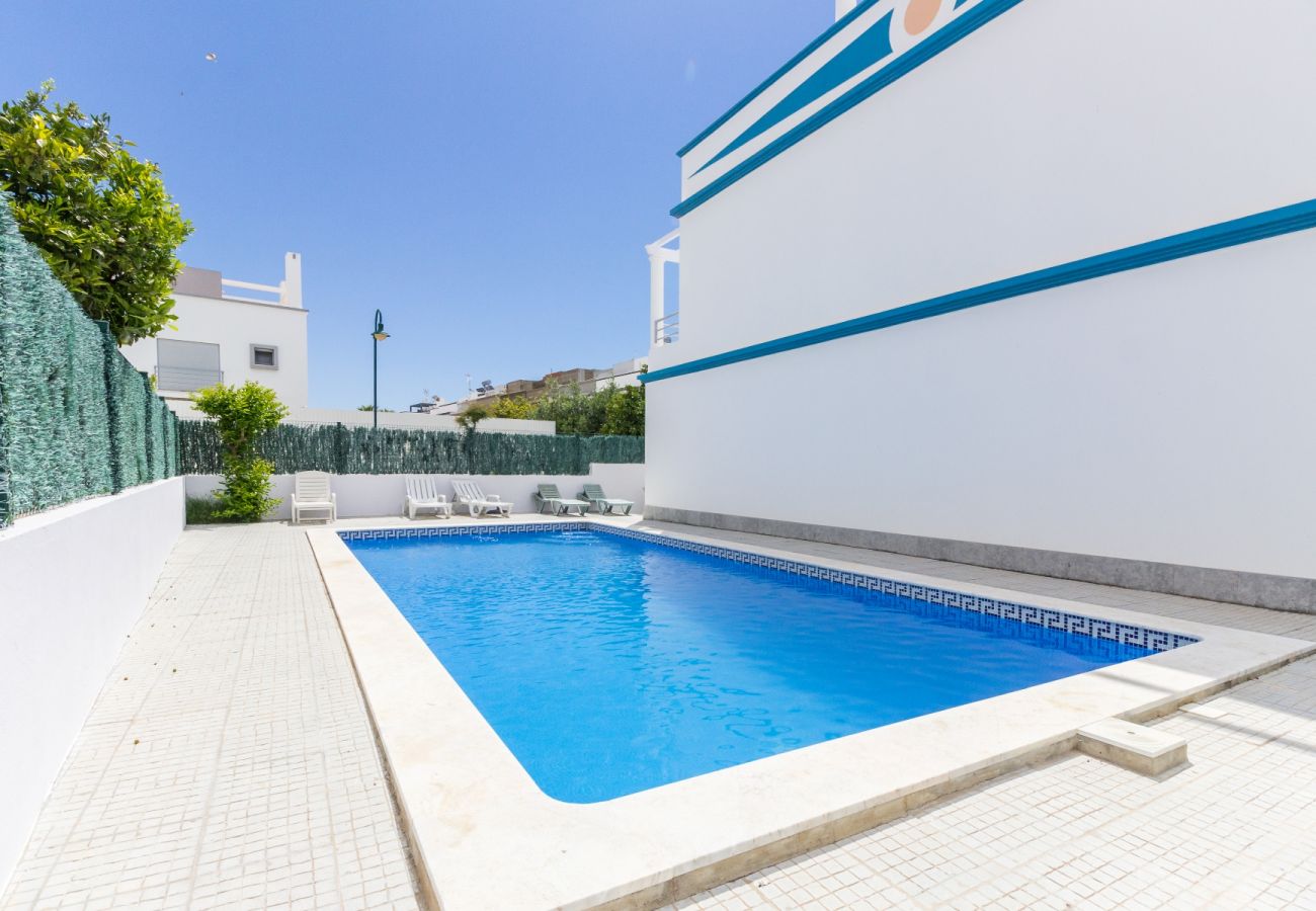 Casa en Manta Rota - Vivienda a 50 metros de la playa con piscina privada y WIFI by AlgarveManta (42V3)