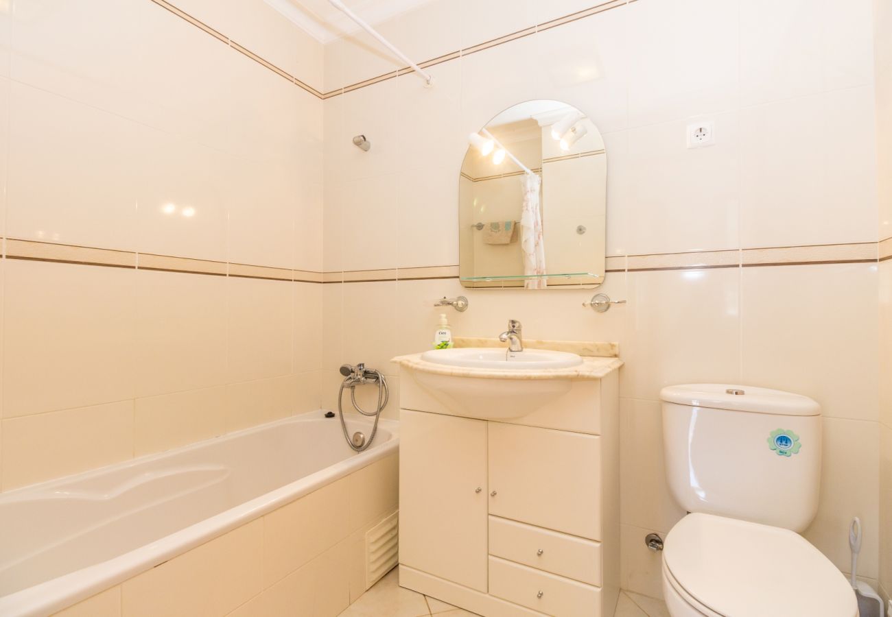 Casa en Manta Rota - Vivienda a 50 metros de la playa con piscina privada y WIFI by AlgarveManta (42V3)