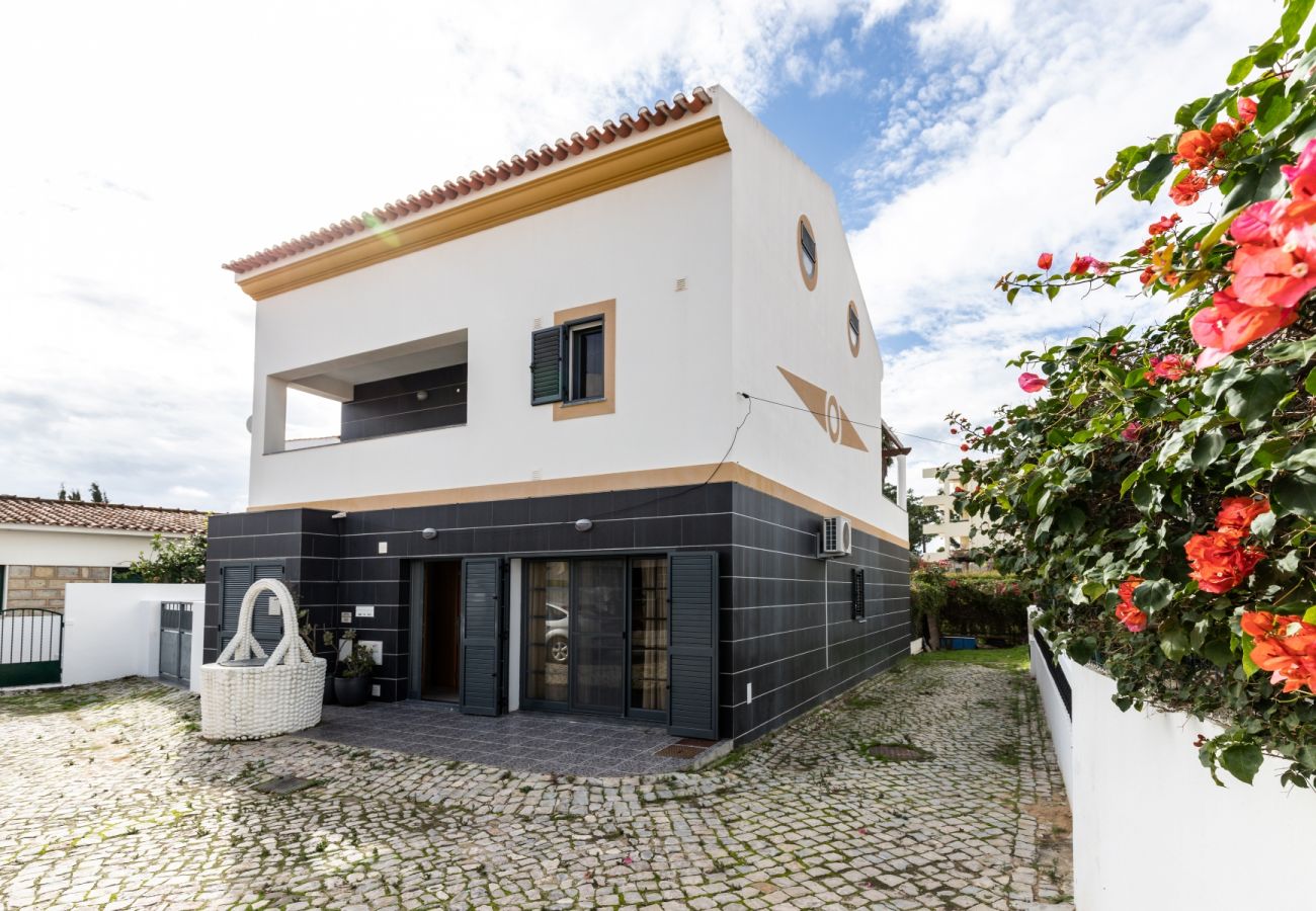 Casa en Manta Rota - Villa de 3 dormitorios a 50m de la playa con WI-FI by AlgarveManta (50V3)