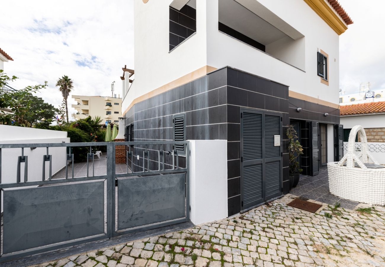 Casa en Manta Rota - Villa de 3 dormitorios a 50m de la playa con WI-FI by AlgarveManta (50V3)