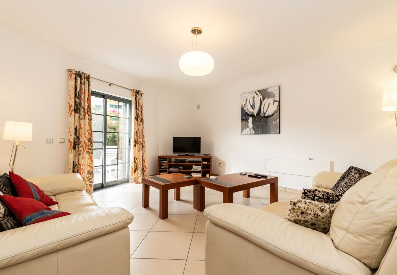 Casa en Manta Rota - Villa de 3 dormitorios a 50m de la playa con WI-FI by AlgarveManta (50V3)