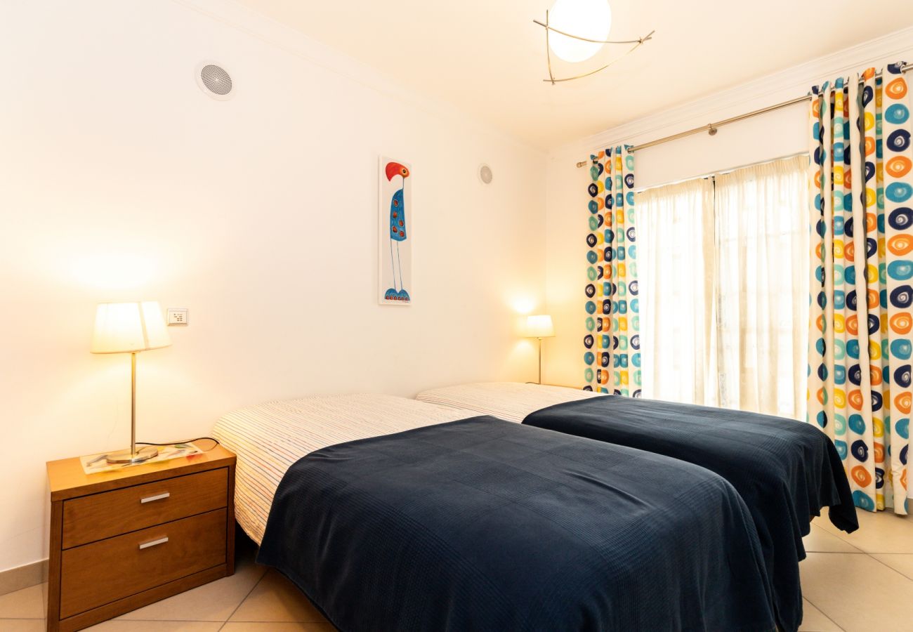 Casa en Manta Rota - Villa de 3 dormitorios a 50m de la playa con WI-FI by AlgarveManta (50V3)