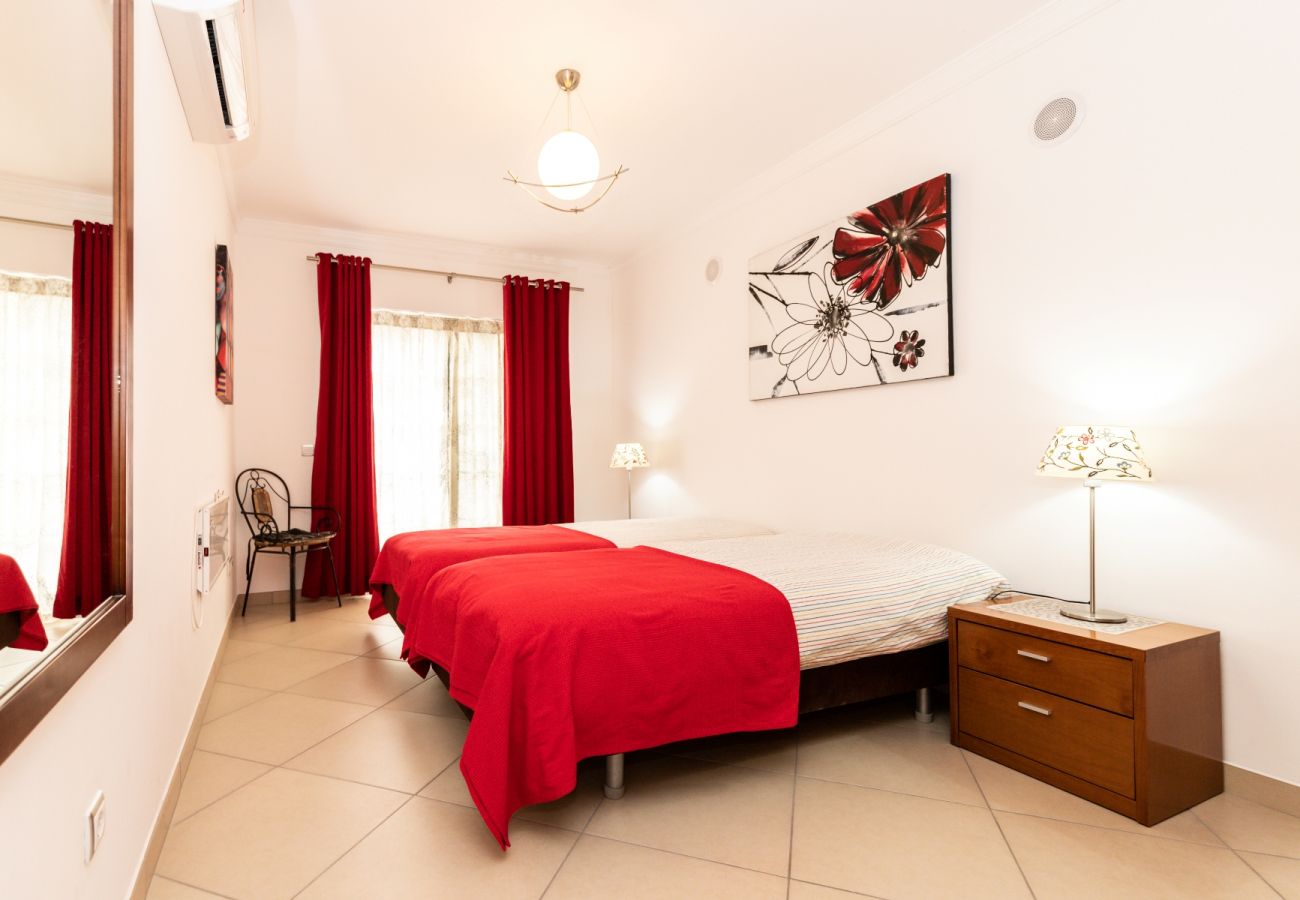 Casa en Manta Rota - Villa de 3 dormitorios a 50m de la playa con WI-FI by AlgarveManta (50V3)