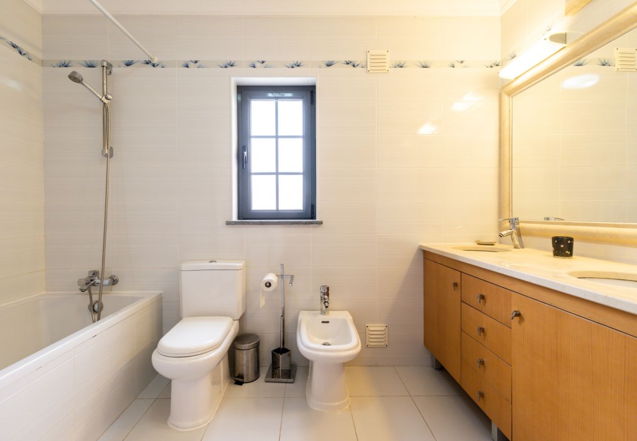 Casa en Manta Rota - Villa de 3 dormitorios a 50m de la playa con WI-FI by AlgarveManta (50V3)