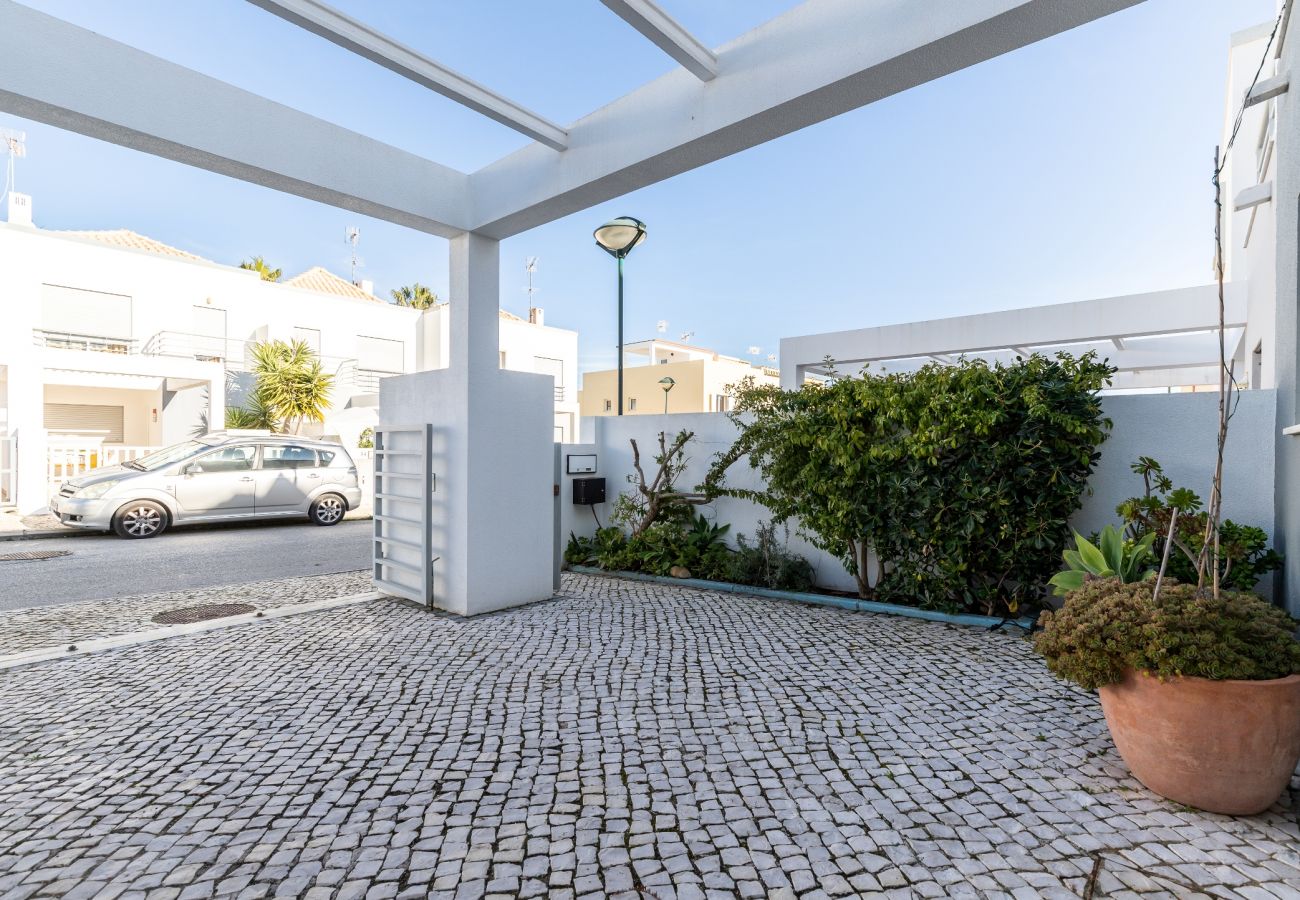 Casa adosada en Manta Rota - Villa con 2 dormitorios y patio by AlgarveManta (8V2)