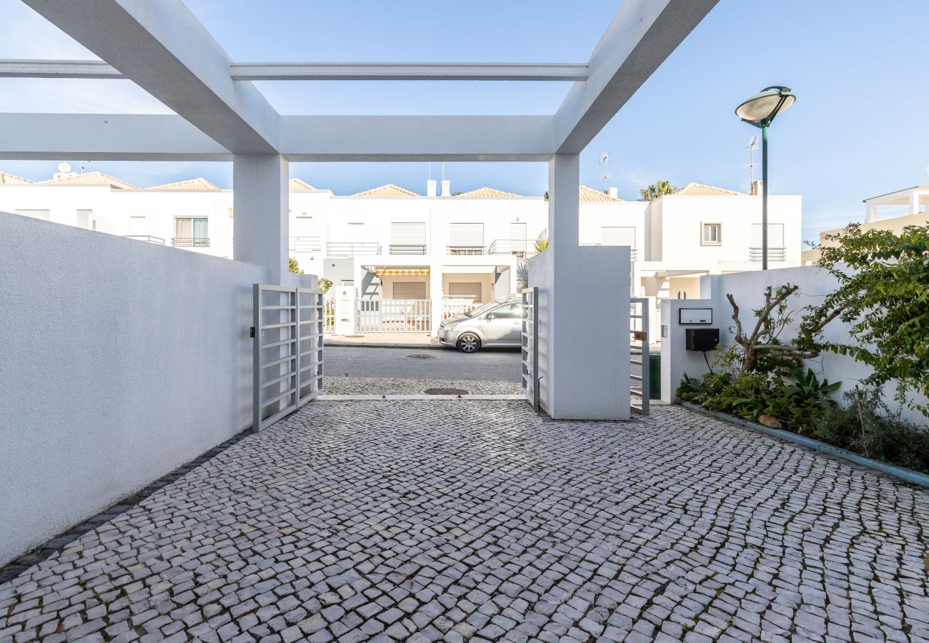 Casa adosada en Manta Rota - Villa con 2 dormitorios y patio by AlgarveManta (8V2)