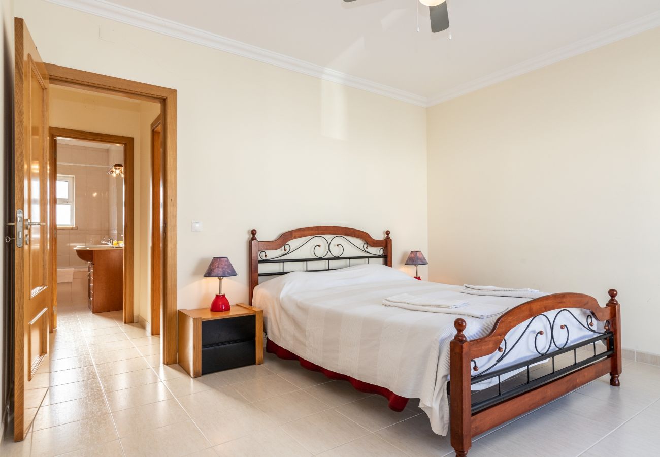 Casa adosada en Manta Rota - Villa con 2 dormitorios y patio by AlgarveManta (8V2)